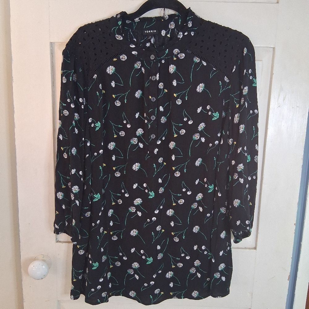 Torrid Black and White Floral 1/2 Button-up Pullover Blouse with Eyelet Details